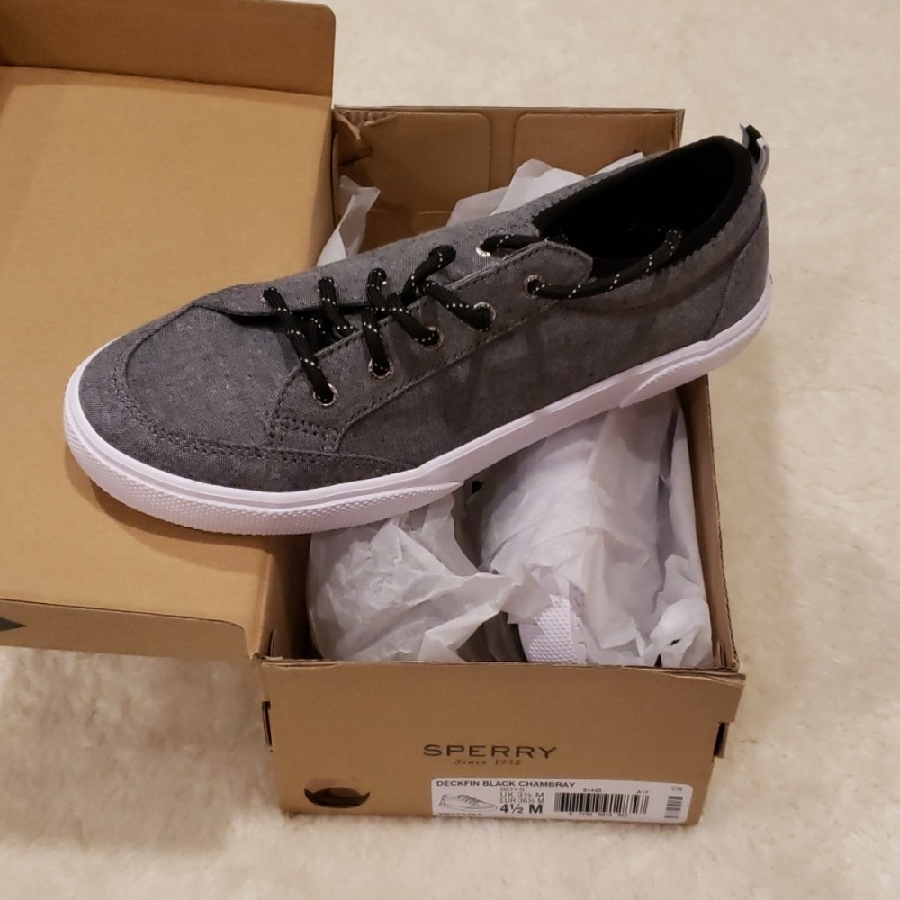 New Sperry sz 4.5 youth